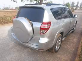 A picture of EXTREMELY SHARP 2007 RAV4 WITH UNTAMPARED ENGINE AND GEAR GOING