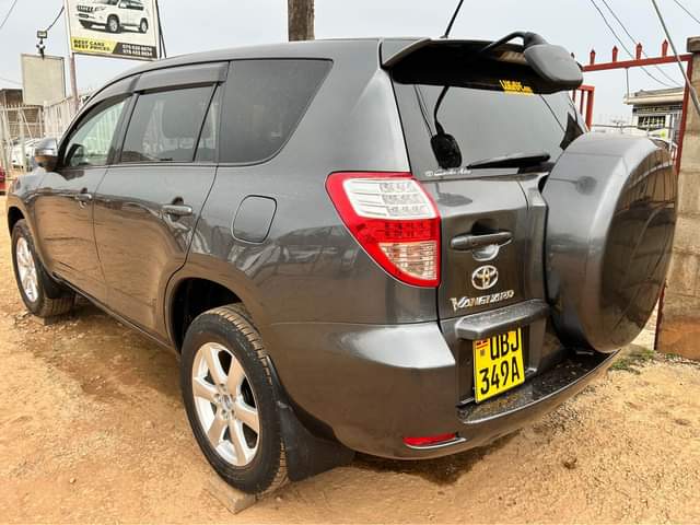A picture of  38M Toyota vanguard model 2008