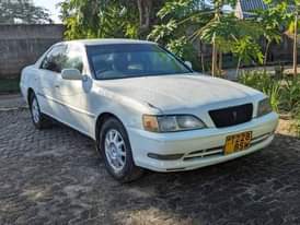 A picture of TOYOTA CRESTA