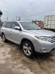 A picture of 2013 toyota highlander limited