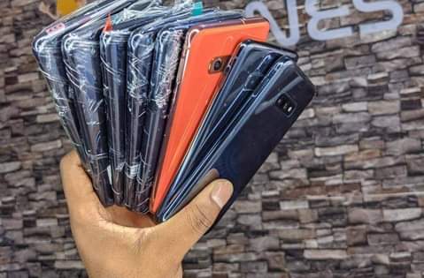 A picture of Galaxy s10e