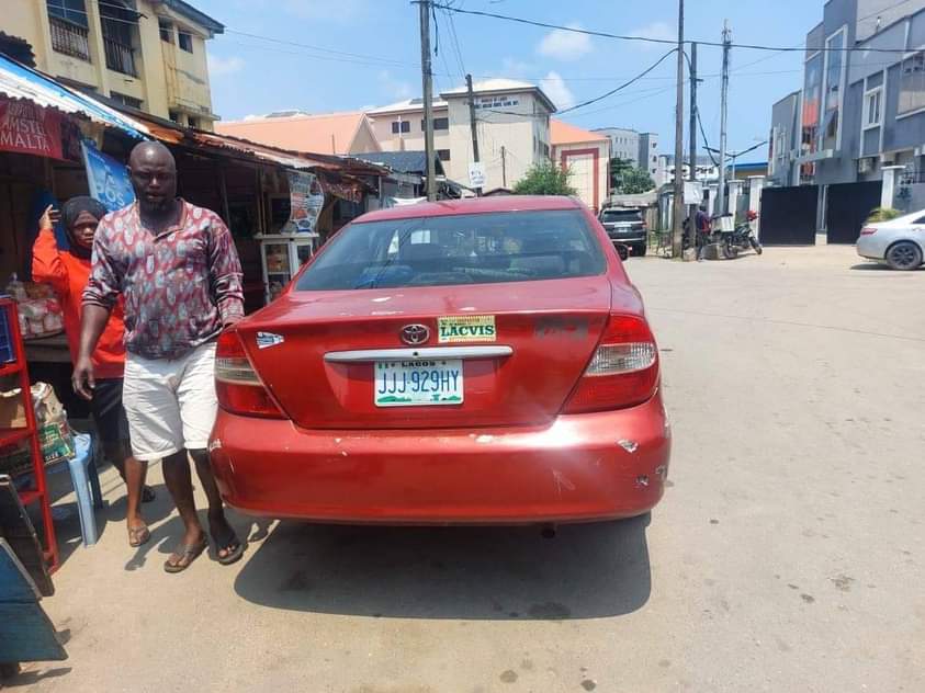 A picture of 2004 Toyota Camry