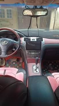 A picture of Lexus ex300