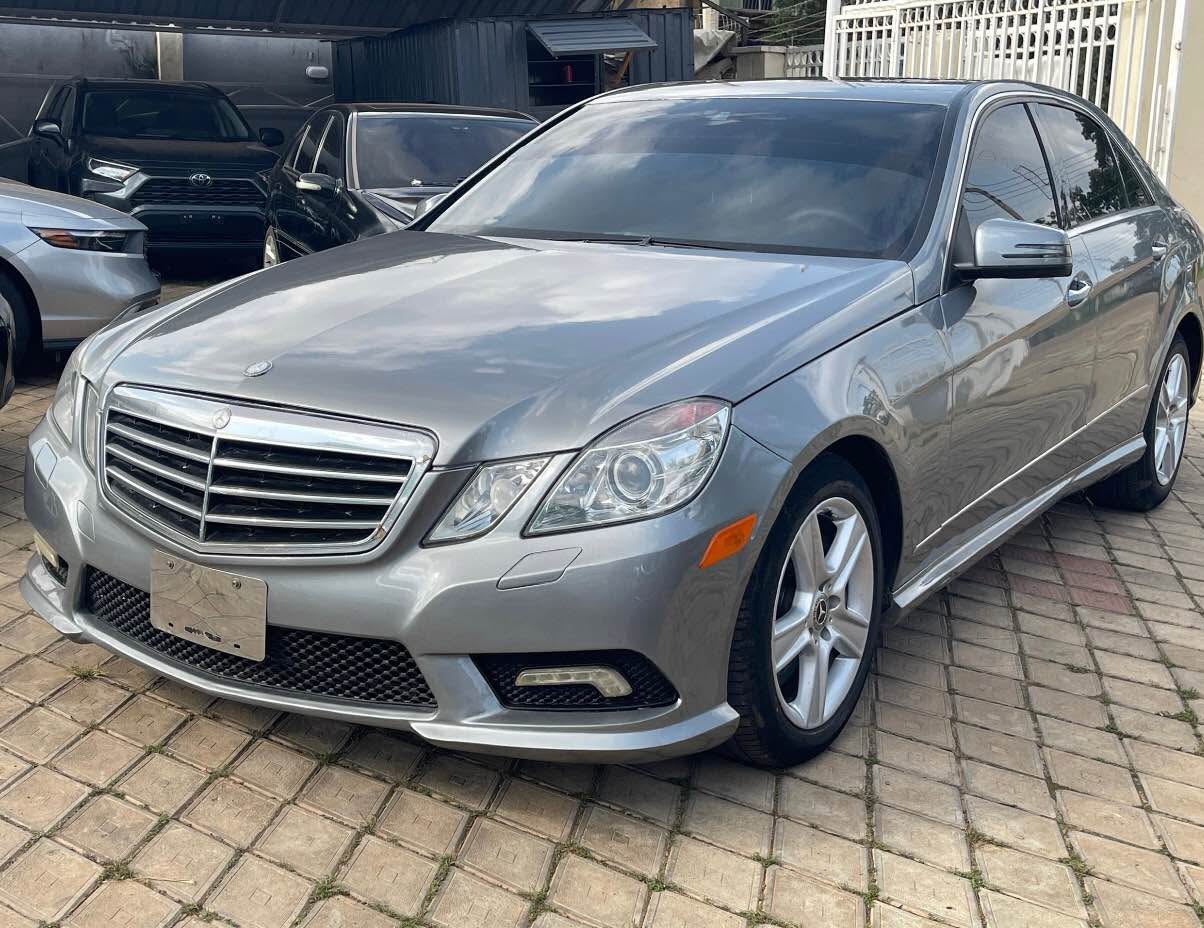 A picture of Belgium standard Mercedes E550 everything in Good condition nothing to