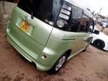 A picture of 2006 Toyota Sienta