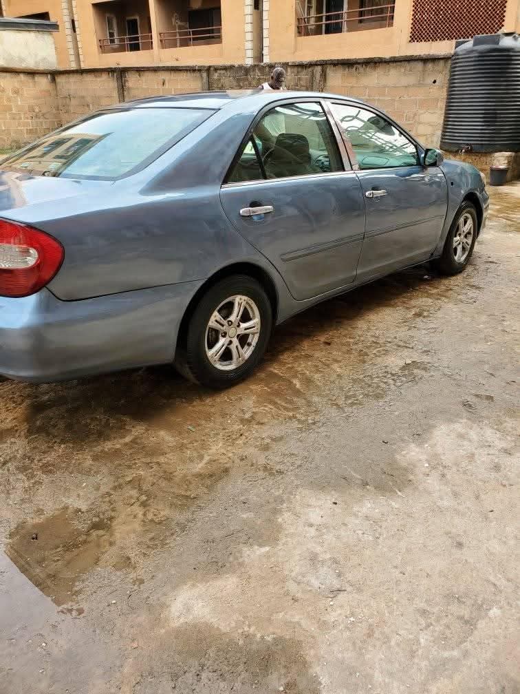 A picture of 2004 Toyota camry