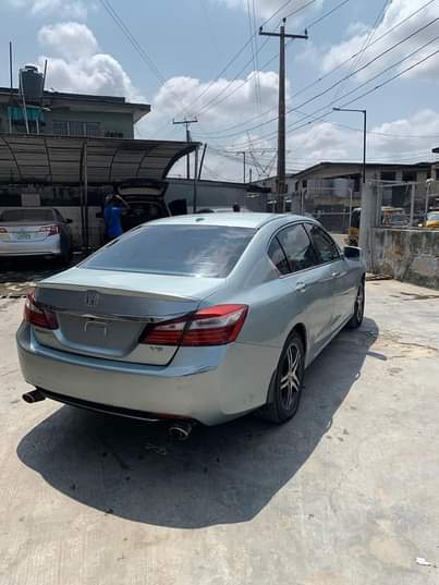 A picture of Honda Accord 2014 EX L