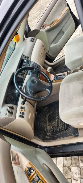 A picture of CLEAN 2006 TOYOTA COROLLA LE