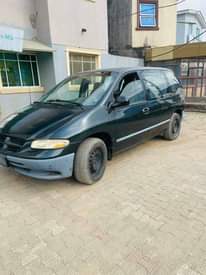 A picture of 2000 Dogde Caravan