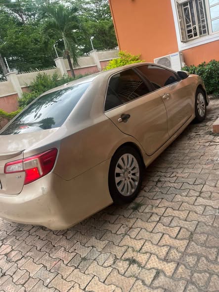 A picture of Belgium Grade High Distress 2013 Toyota Camry with untampered engine