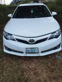 A picture of White Toyota Camry 2012