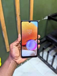 A picture of Samsung A32 128 gb 