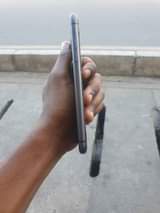 A picture of Iphone 11 ipo sokoni haina kipengele chochote