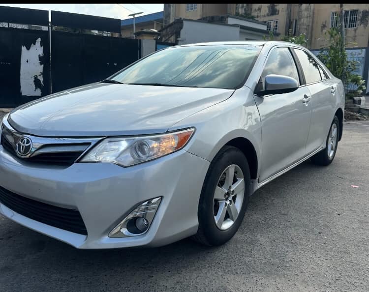 A picture of 2012 TOYOTA CAMRY LE