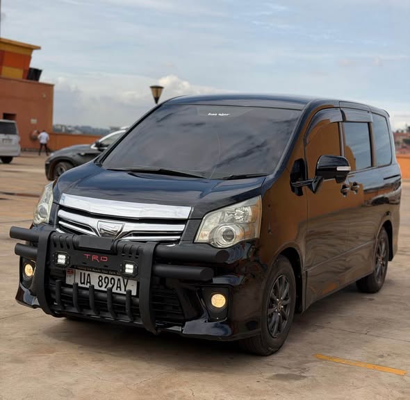 A picture of Toyota Noah Si 43M 0705176582
