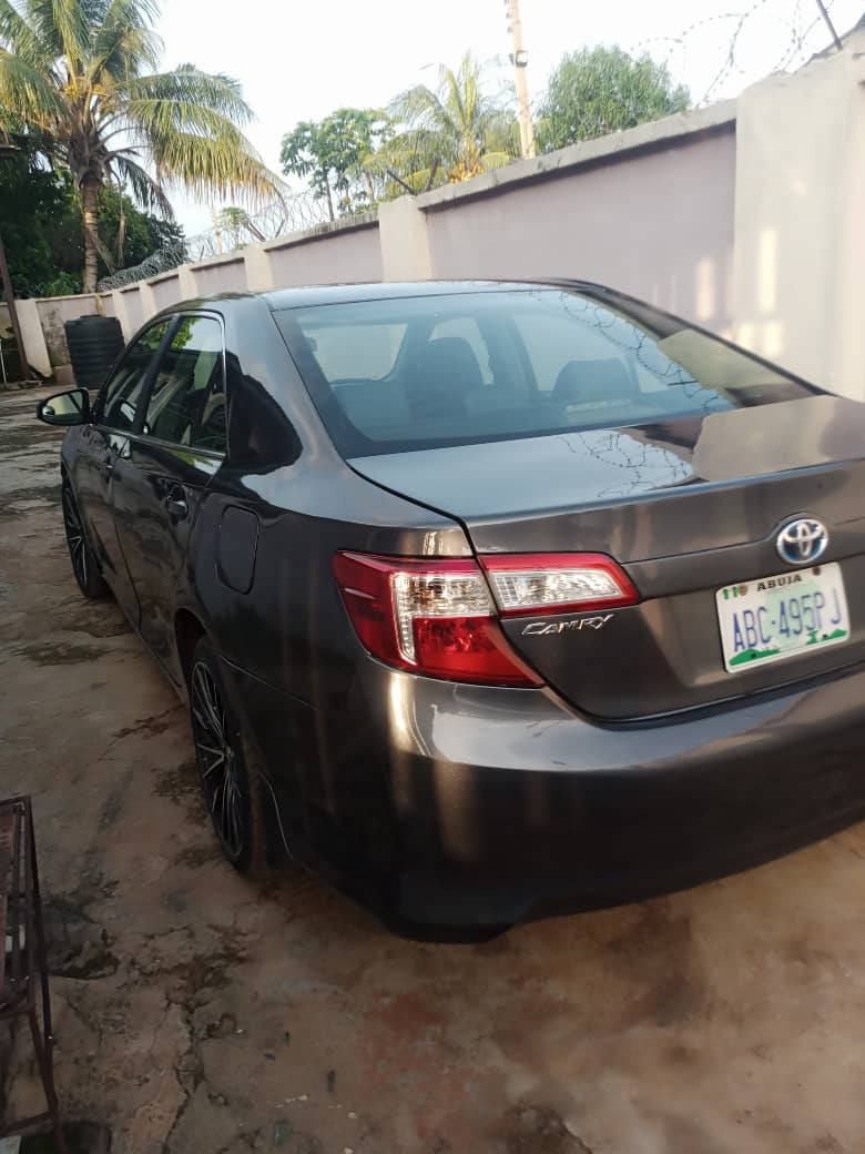 A picture of Toyota Camry 2013 hybrid Untouched Engine Gear Clean Interior Ac