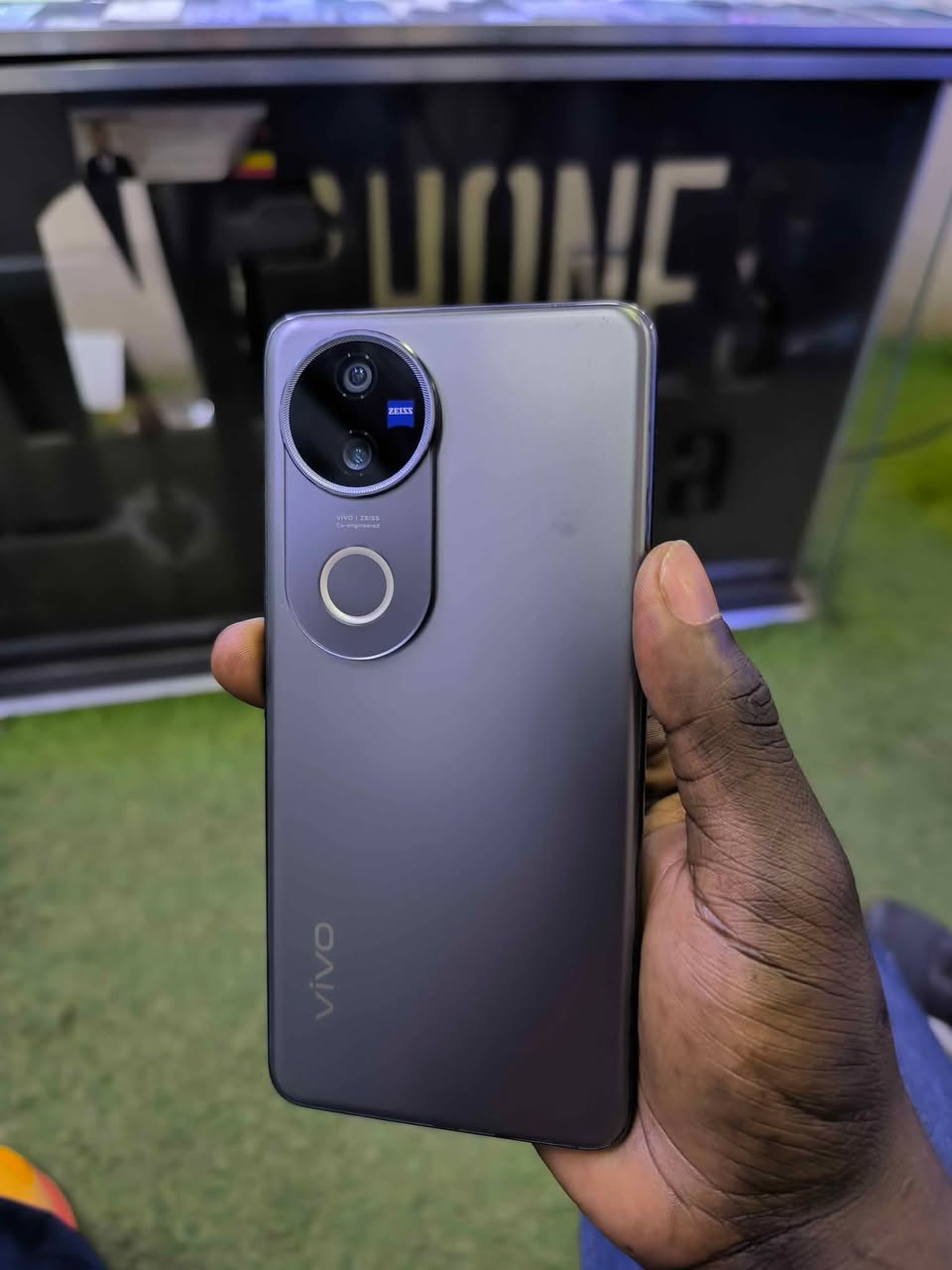 A picture of Vivo V50