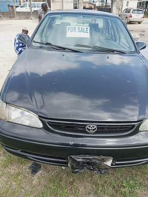 A picture of Corolla 2001 2