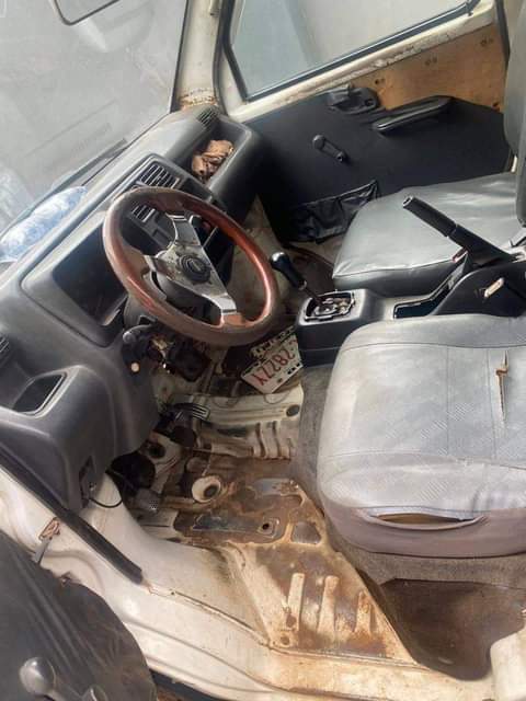 A picture of Sharp first body mini bus with sharp engine and gearbox