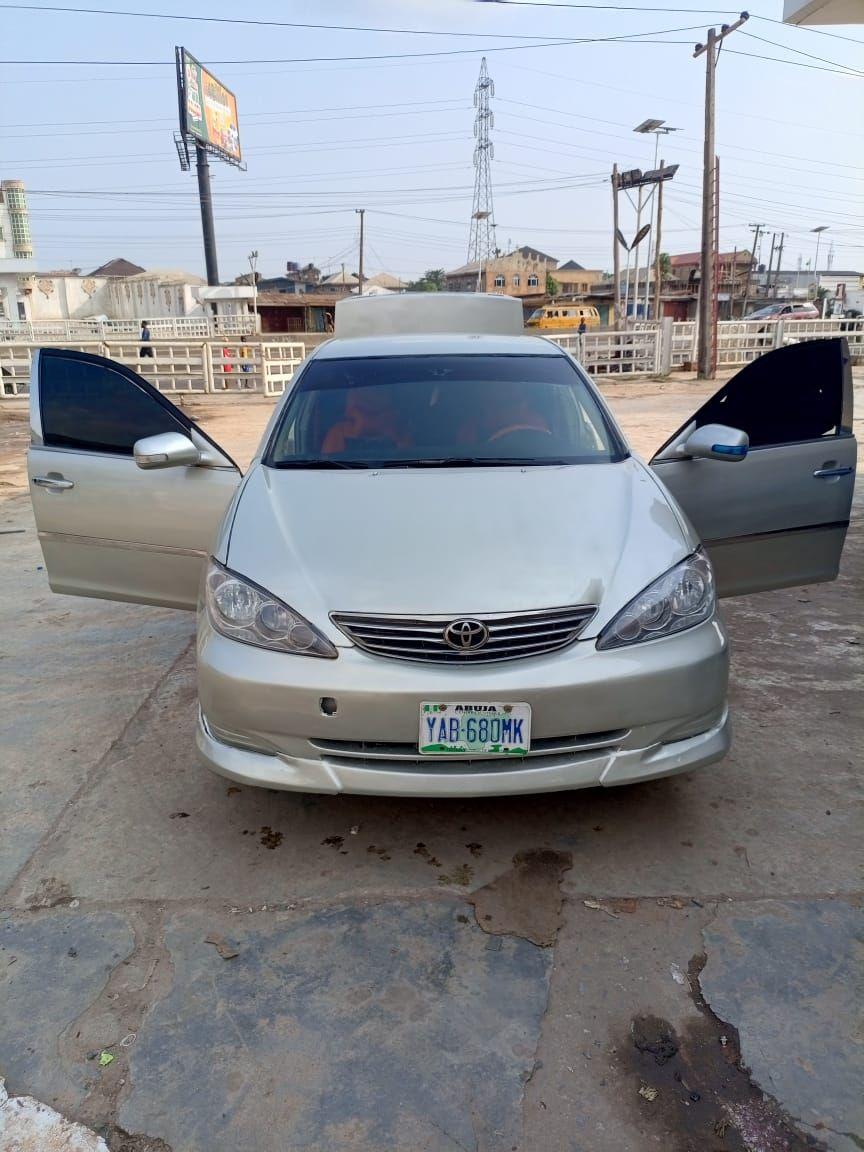 A picture of 2004 Toyota camry