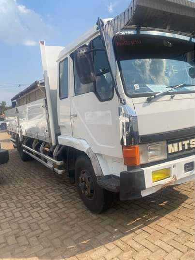 A picture of FUSO FIGHTER D16 2003 MODEL