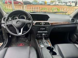 A picture of Mercedes Benz GLK350 2011 Model