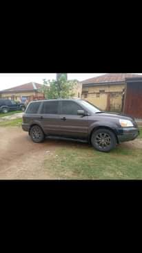 A picture of 2005 PILOT do car body is good engine and gear