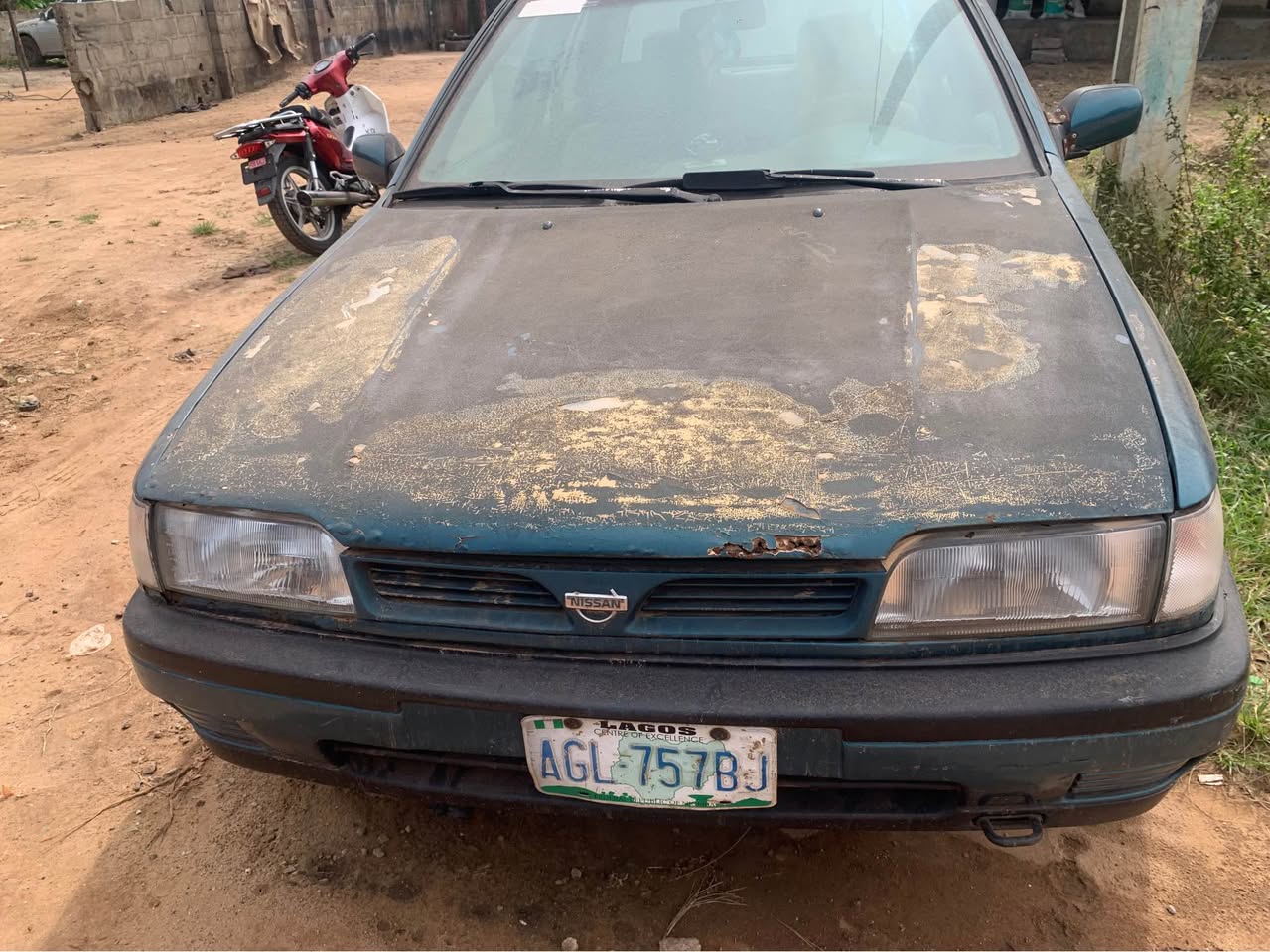 A picture of Nissan almera 09063393963