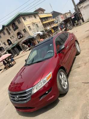 A picture of Honda Crosstour 2011 model Neatly painted Engine sound untouched Gear