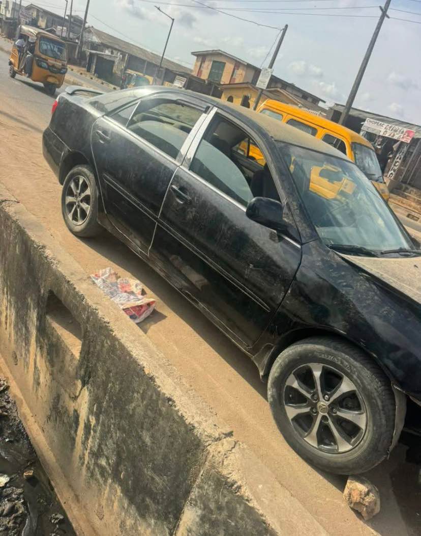 A picture of Available for sale first body pan of Toyota Camry 2m