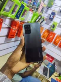 A picture of Smartphone wholesaler from 200k 0753055248 0789055248