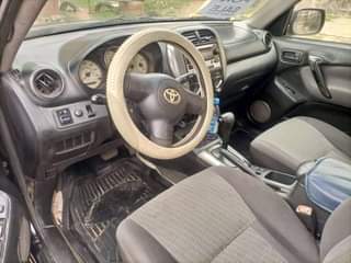 A picture of 2005 Toyota RAV4 RAV4