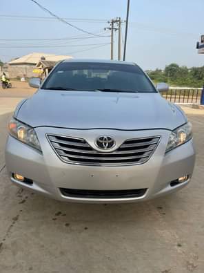 A picture of Clean 2008 Toyota Camry XLE buy and traveling clean in