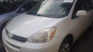 A picture of 2005 Toyota sienna special edition XLE