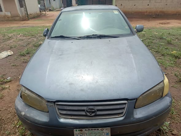 A picture of Toyota Camry drop light