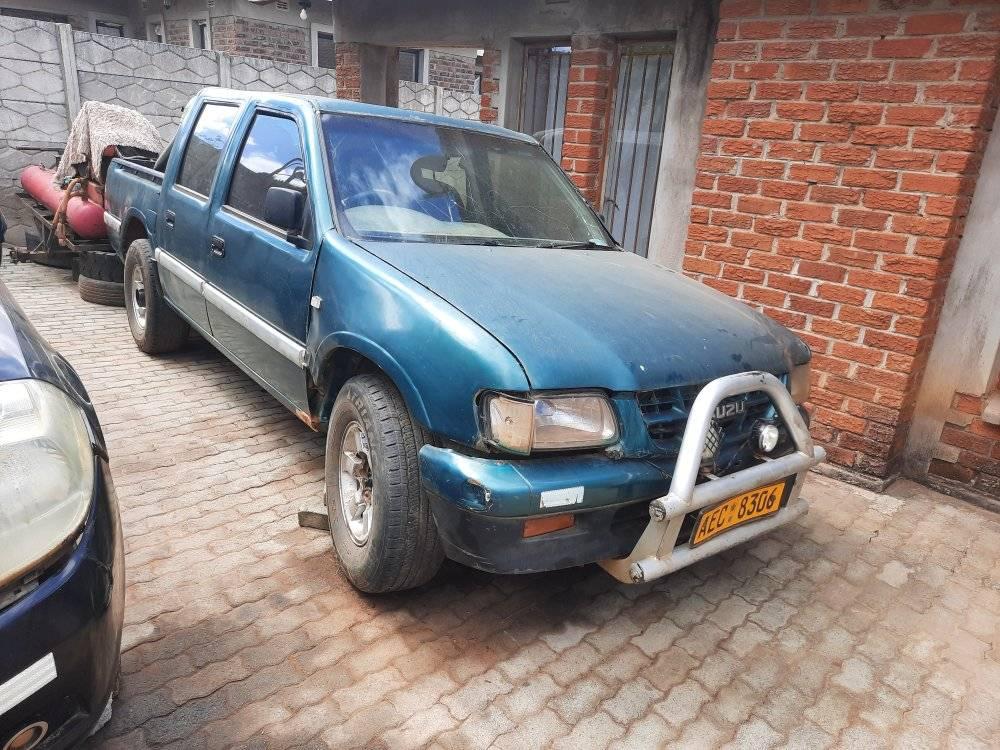 classifieds/cars isuzu