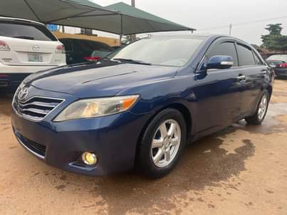 A picture of 2011 TOYOTA CAMRY LE