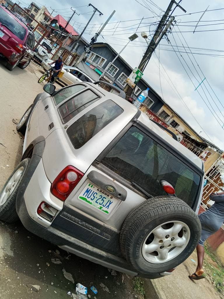 A picture of LAND ROVER FREELANDER 2004 MODEL ENGINE AND GEAR PERCENT OK