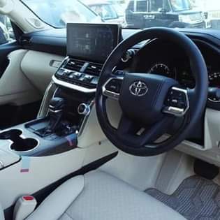 A picture of TOYOTA LAND CRUISER