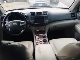 A picture of Used toks standard 012 Toyota Highlander Limited edition fullest option