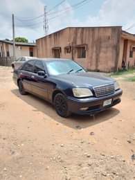 A picture of 2004 Nigeria used Toyota crown v6 sound engine and gear