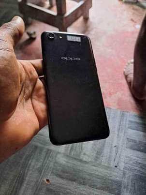 A picture of Oppo A 83