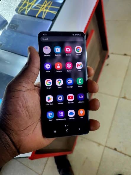 A picture of Samsung galaxy s20 ultra 5G 128gb 12gbram clear cameras slight