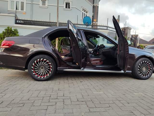 A picture of Mercedes Benz E250 2011 model