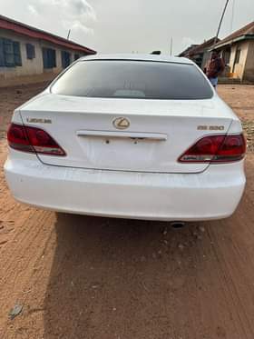 A picture of Lexus ES330 2006 First body nothing to fix Buy and