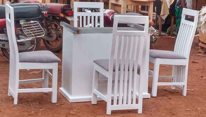 A picture of Dinning