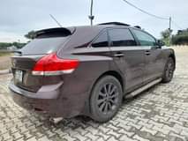A picture of Toyota venza 4