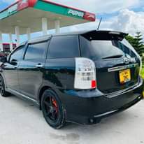 A picture of TOYOTA WISH KALI SANAA