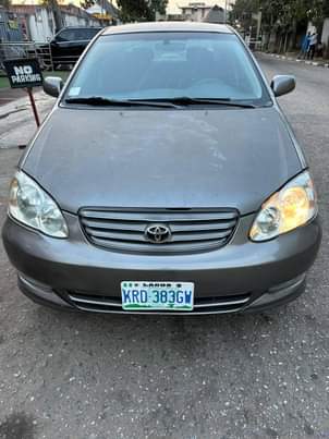 A picture of Toyota Corolla 04