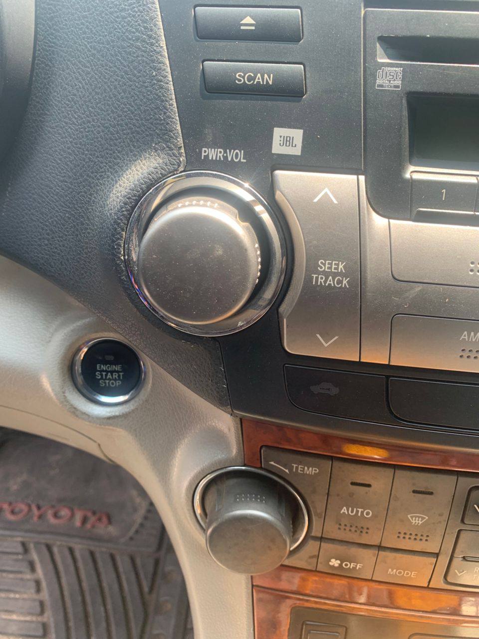 A picture of Toyota Highlander 0 10
